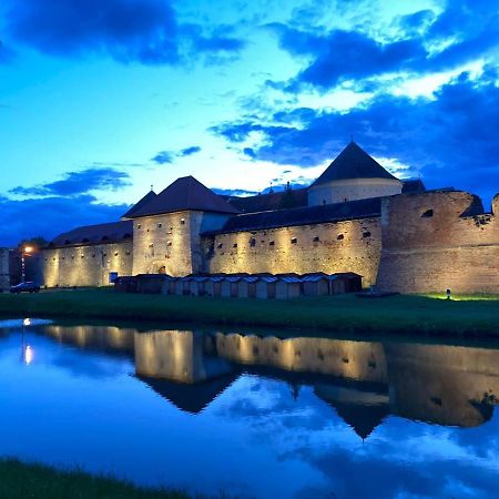 White House Hotel Fagaras Exterior photo
